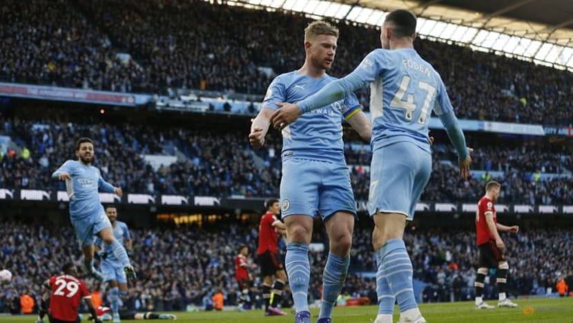 De Bruyne and Mahrez fire Man City to 41 win over United
