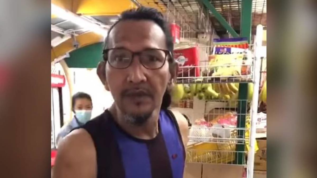 Pria dalam video viral di minimarket didenda karena tidak memakai masker, melukai perasaan rasial