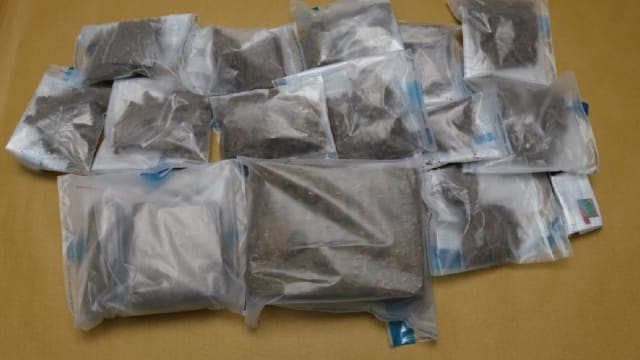 肃毒局起获超过2公斤的毒品 逮捕六名涉案男女