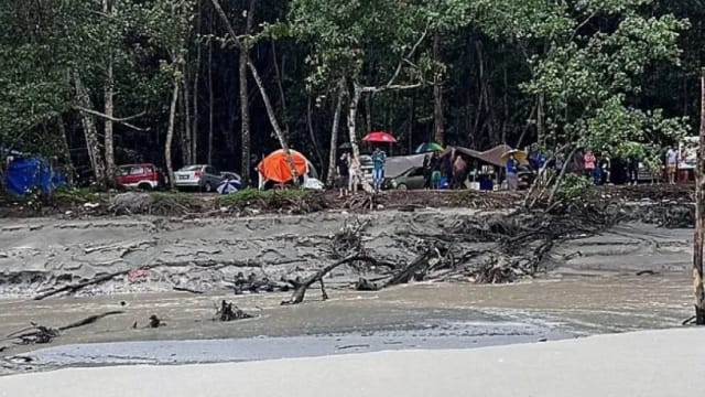 迪沙鲁海边露营地发生水灾 35名露营者一度受困