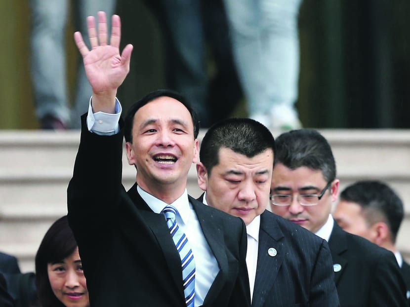 Kuomintang chairman Eric Chu (left), in Shanghai on Saturday for a cross-strait economic, trade and culture forum, has not put his name up for Taiwan’s presidential race next year. PHOTO: AP