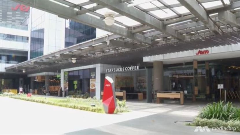 Para pengunjung ke JEM, Westgate masih luah rasa bimbang tentang risiko COVID-19 Para pengunjung ke JEM, Westgate masih luah rasa bimbang tentang risiko COVID-19