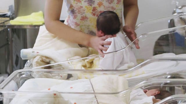 日本新生儿人数再创新低 创二战后最低记录