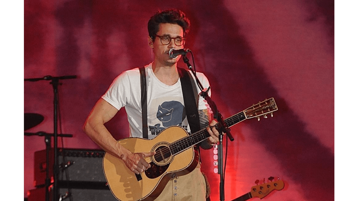 John Mayer leaves hospital - 8 Days
