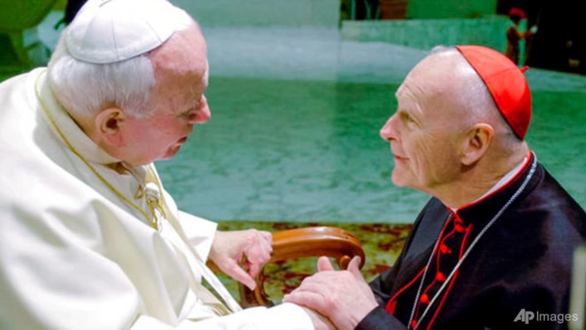 Para uskup Polandia membela Yohanes Paulus II setelah laporan McCarrick