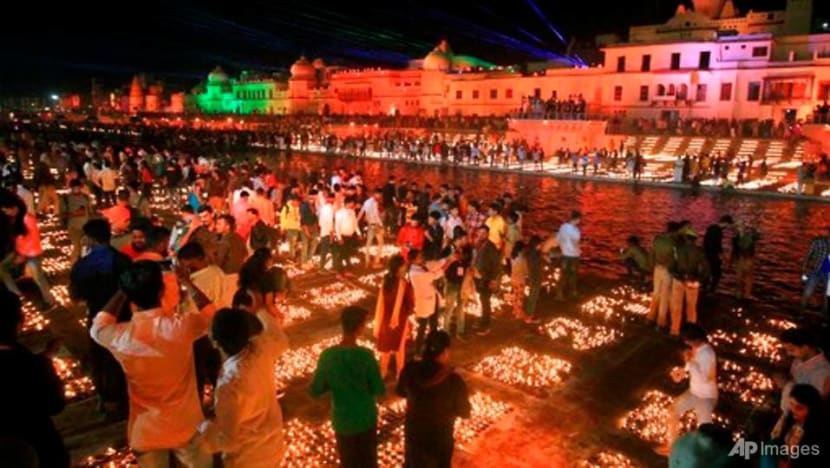 Indian holy city lights record number of oil lamps Indian holy city lights record number of oil lamps