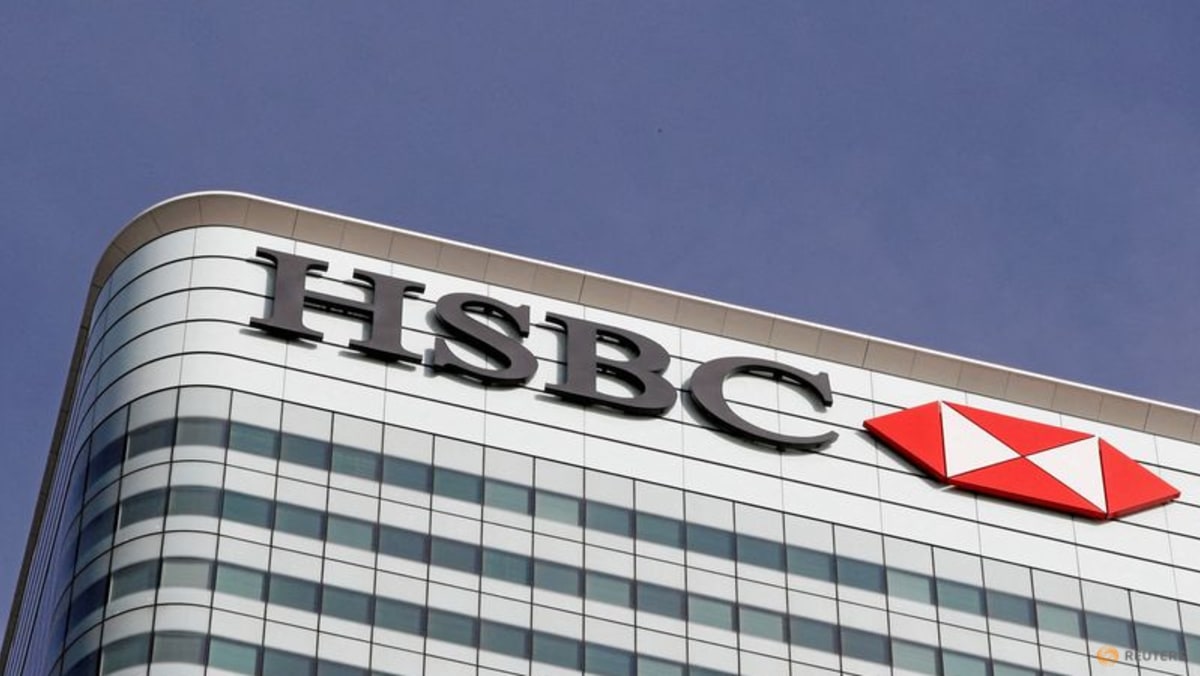 HSBC menempatkan jejak global di bawah pengawasan ketat, mempertimbangkan banyak jalan keluar