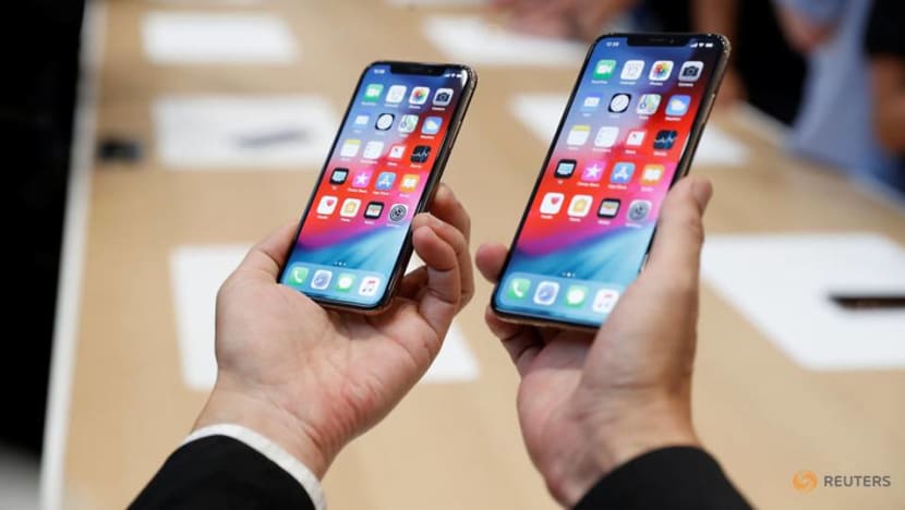 Apple delivers strong profits, but shares slip on outlook Apple delivers strong profits, but shares slip on outlook