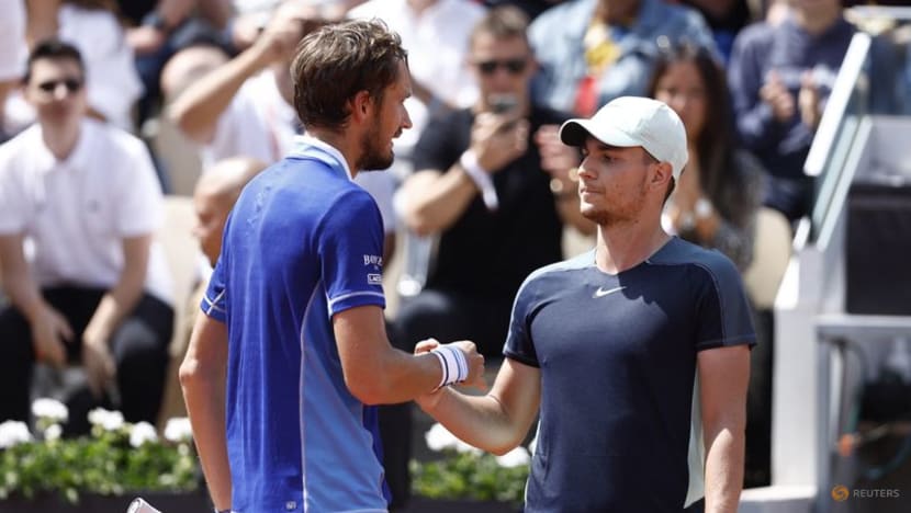 Second seed Medvedev trounces Kecmanovic in straight sets for fourth round spot Second seed Medvedev trounces Kecmanovic in straight sets for fourth round spot
