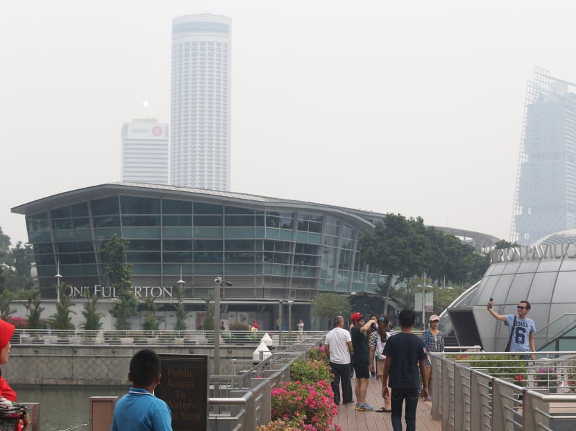 The haze situation seen from Clifford Pier on Oct 18, 2015. TODAY file photo