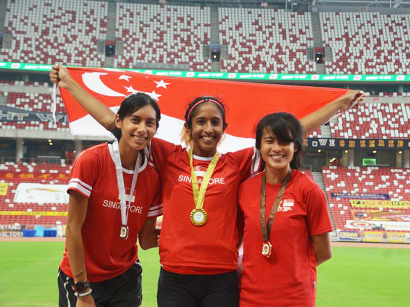 Wendy Enn (right), with fellow national sprinters Dipna Lim-Prasad (left) and Shanti Pereira. Photo: Singapore Athletics