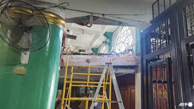 马尼拉附近天主教堂阳台坍塌 导致一死53伤