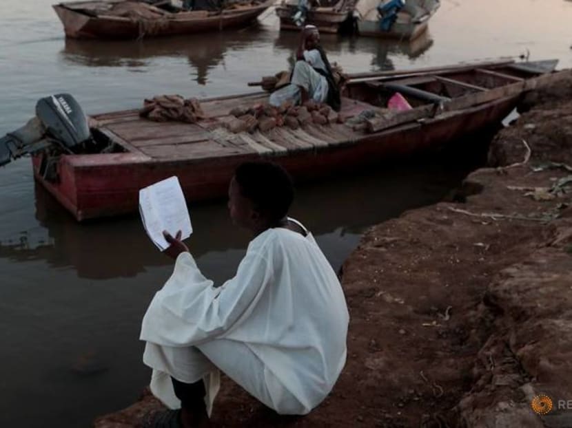 Wider Image: Fears at Nile's convergence in Sudan that new dam will sap river’s strength Wider Image: Fears at Nile's convergence in Sudan that new dam will sap river’s strength