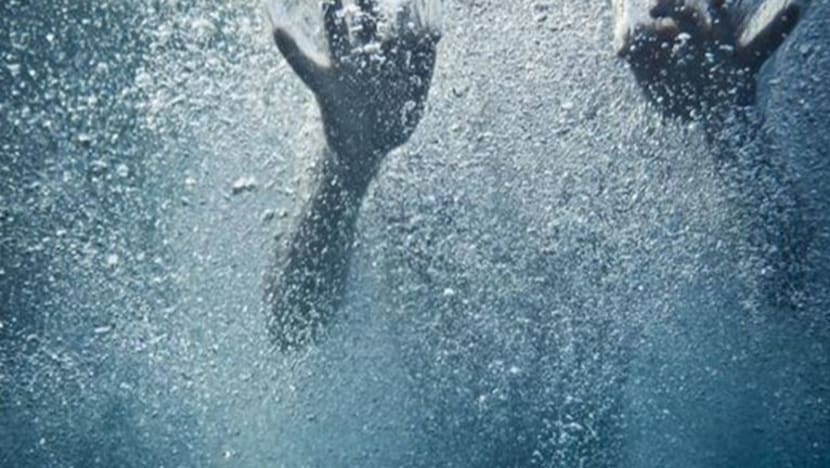 Kanak-kanak lelaki maut selepas lemas dalam kolam renang buatan sendiri Kanak-kanak lelaki maut selepas lemas dalam kolam renang buatan sendiri