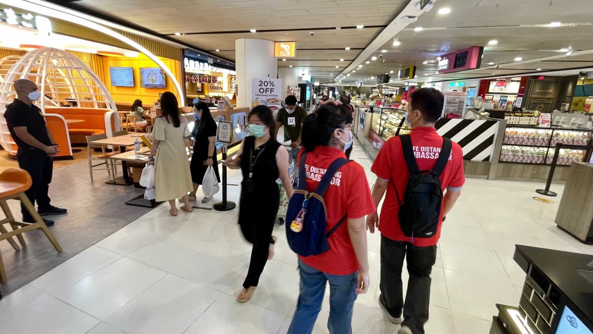 Jarak aman, pengunjung di rumah: 5 hal yang perlu diketahui tentang langkah-langkah terkini COVID-19 di Singapura
