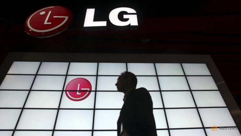 LG and Magna announce US$1 billion joint venture in electric car gear LG and Magna announce US$1 billion joint venture in electric car gear