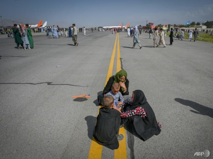 Evacuation flights restart from Kabul after Afghans desperate to flee cleared from airfield Evacuation flights restart from Kabul after Afghans desperate to flee cleared from airfield
