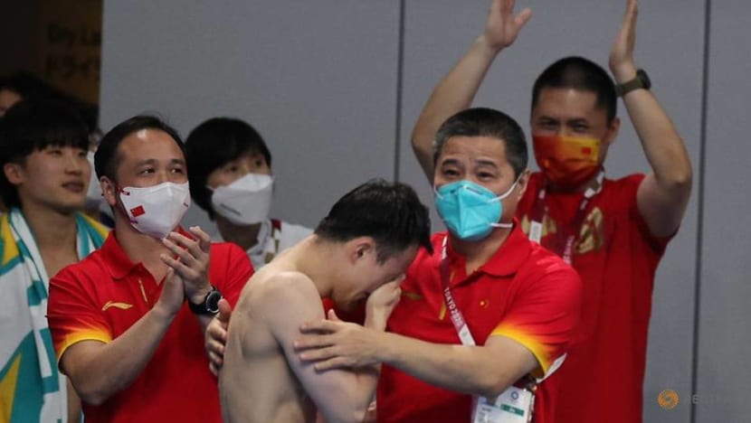 Olympics-Diving-China's Xie wins gold in the men's 3m springboard Olympics-Diving-China's Xie wins gold in the men's 3m springboard