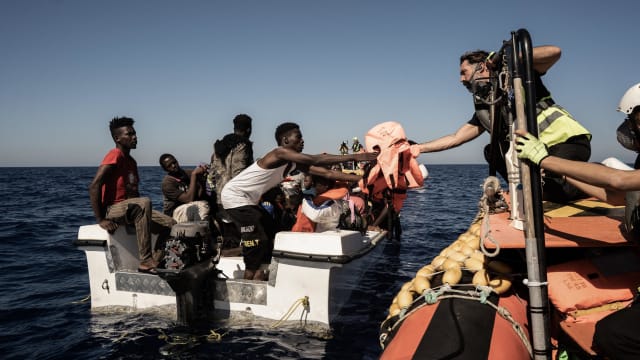 利比亚海域发生偷渡船沉没事件 约61人凶多吉少