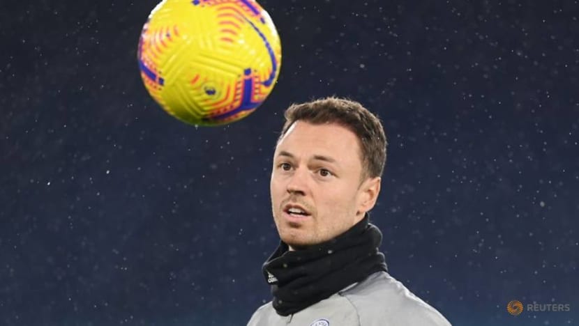Soccer-Leicester defender Evans extends contract to 2023 Soccer-Leicester defender Evans extends contract to 2023