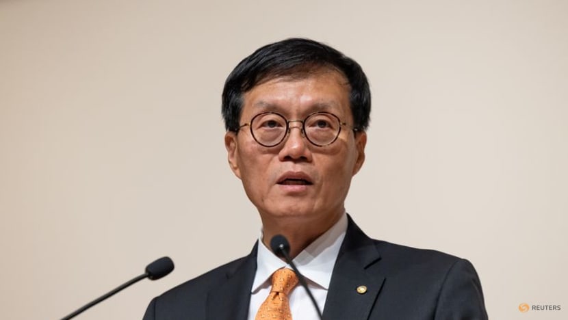 BOK chief says inflation could stay around 5% through H1 2023, warrants rate hikes