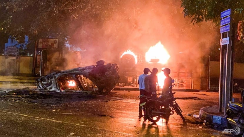 Sri Lankan police arrest ruling party MPs over mob violence Sri Lankan police arrest ruling party MPs over mob violence