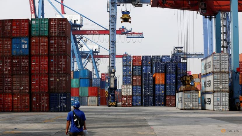 Indonesia Dec trade surplus seen at $4.01 billion, lowest in 7 months: Reuters poll Indonesia Dec trade surplus seen at $4.01 billion, lowest in 7 months: Reuters poll