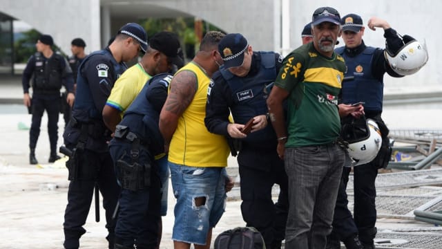 闯入国会大楼最高法院 巴西安全部队已驱离骚乱者