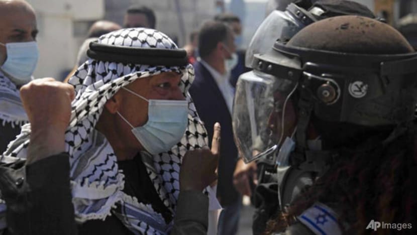 Israeli police scuffle with protesters in Jaffa Israeli police scuffle with protesters in Jaffa