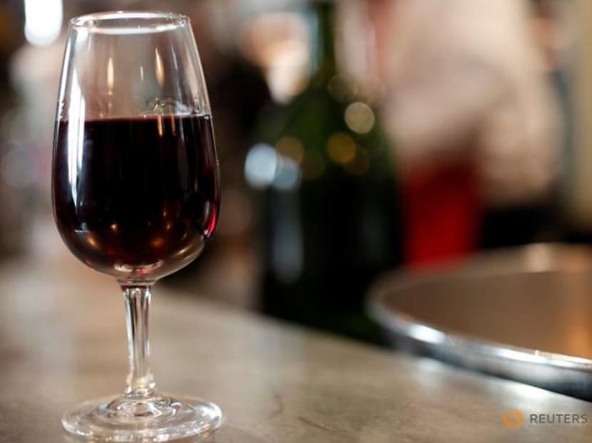 Commentary: Time to put a stop to drinking at airports Commentary: Time to put a stop to drinking at airports