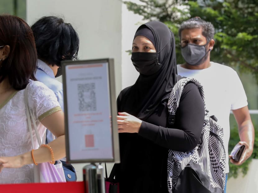 Maslinda Zainal outside the State Courts on Tuesday (Oct 6, 2020)