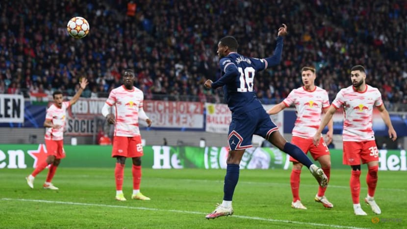 Wijnaldum scores first PSG goals in 2-2 draw at Leipzig Wijnaldum scores first PSG goals in 2-2 draw at Leipzig