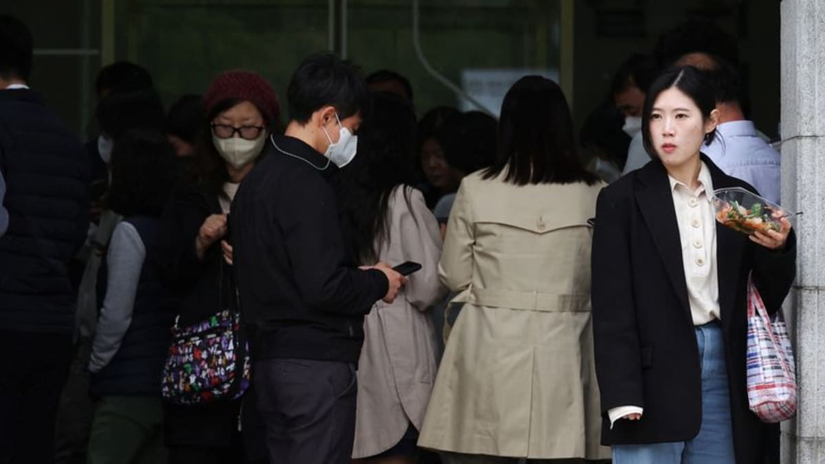 South Koreans tap cash-giving apps to help offset rising living costs - Vimarsana News