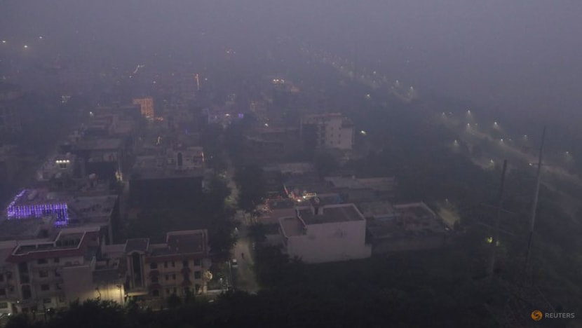 Diwali celebrations leave Delhi wheezing in dangerously unhealthy air Diwali celebrations leave Delhi wheezing in dangerously unhealthy air
