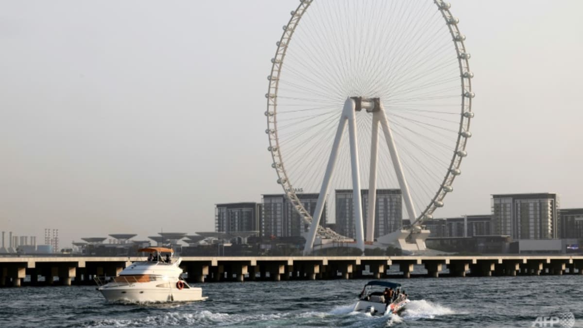 Mystery in Dubai as mega-wheel stops turning