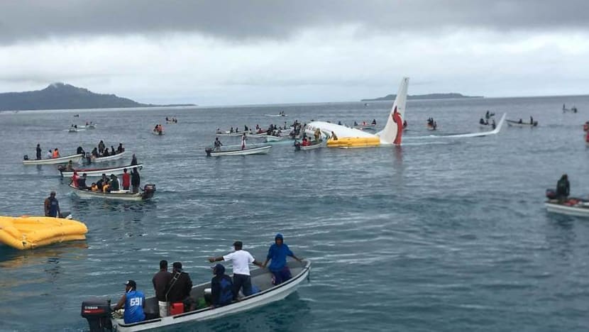 Passengers safe after Air Niugini flight crashes into sea in Micronesia Passengers safe after Air Niugini flight crashes into sea in Micronesia