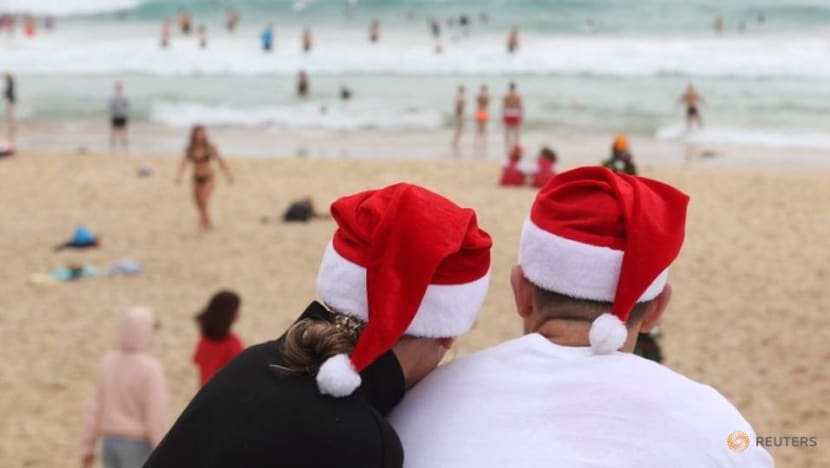 Sydney residents discouraged from Boxing Day shopping, some suburbs to re-enter COVID-19 lockdown Sydney residents discouraged from Boxing Day shopping, some suburbs to re-enter COVID-19 lockdown