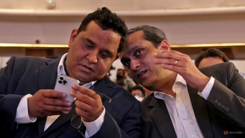 Paytm sinks on debut as India's biggest IPO irks some investors Paytm sinks on debut as India's biggest IPO irks some investors