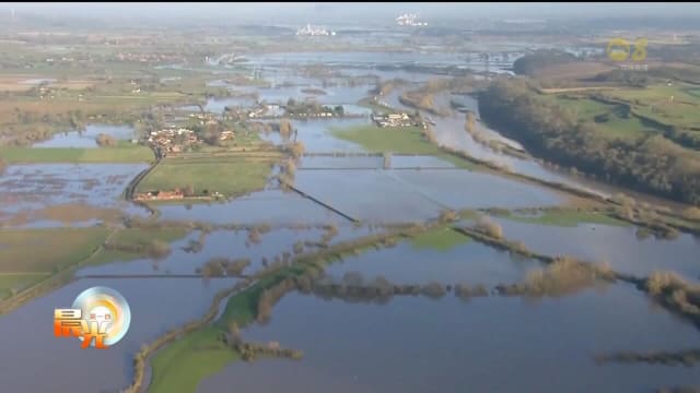英格兰地区遭洪水肆虐 逾1000所房屋和商店被淹没