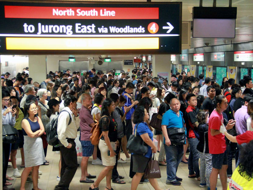 Commuters at Bishan MRT Station affected by the signalling fault on the North-South Line on June 28, 2017. Photo: Esther Leong/TODAY