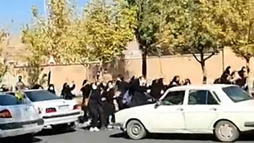 Pasukan keselamatan Iran berkas pelajar di premis sekolah
