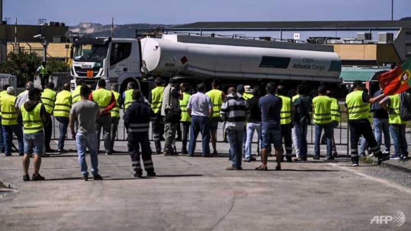 Portuguese government orders striking tanker drivers back to work