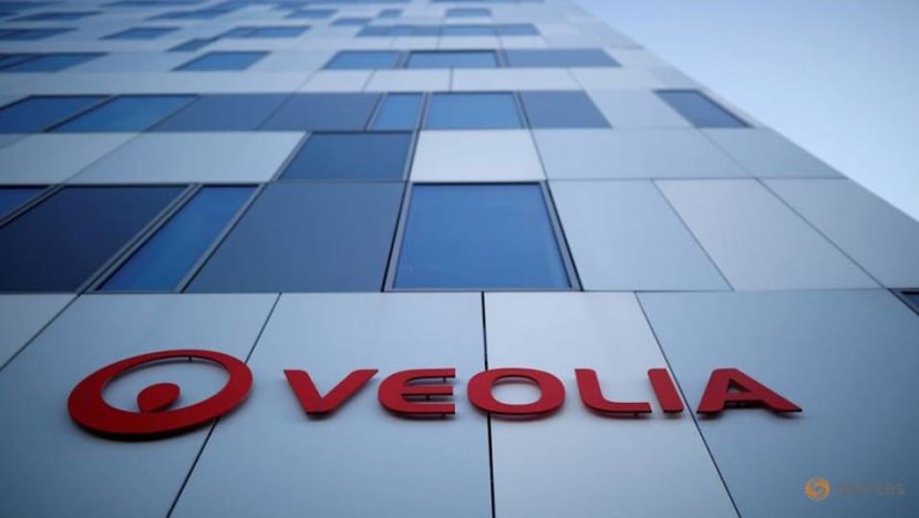 Suez shares slip as Veolia bid deadline looms Suez shares slip as Veolia bid deadline looms