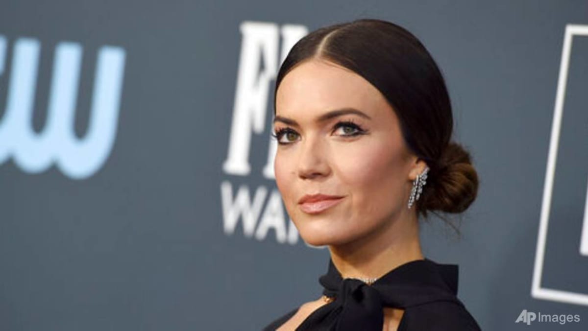 actress-mandy-moore-announces-birth-of-son-right-on-his-due-date