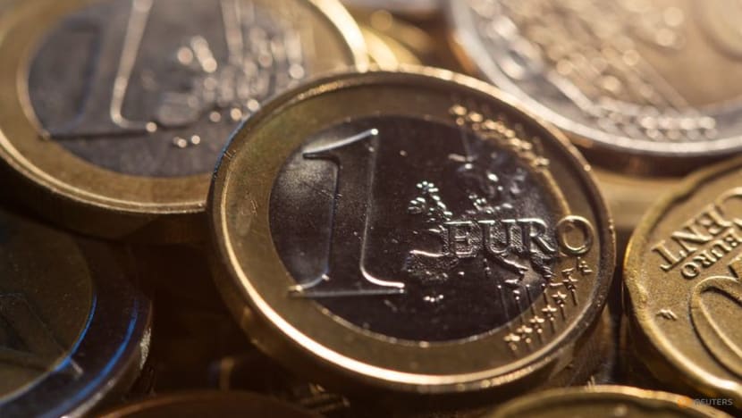 Euro inches up after Macron's victory, gains against bruised sterling Euro inches up after Macron's victory, gains against bruised sterling