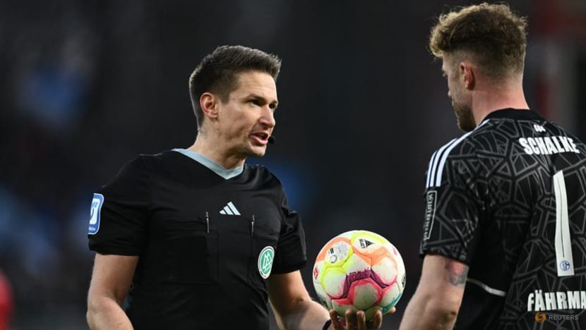 Union drop to third after 0-0 home draw with strugglers Schalke Union drop to third after 0-0 home draw with strugglers Schalke