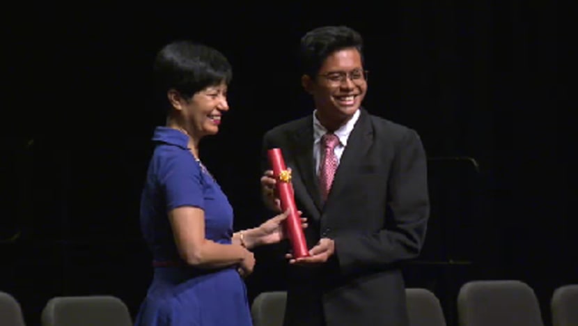 32 pelajar Melayu diiktiraf dengan Anugerah Khas MOE