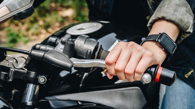 陆交局正在研究强制摩托车使用防锁刹车系统带来的影响