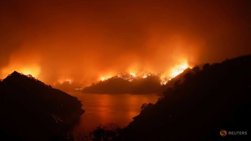 Fast-moving California wildfires threaten tens of thousands Fast-moving California wildfires threaten tens of thousands