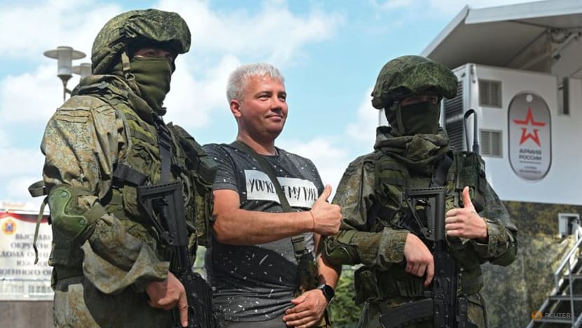 Russia turns to recruiting trucks, big wages to woo volunteer soldiers Russia turns to recruiting trucks, big wages to woo volunteer soldiers